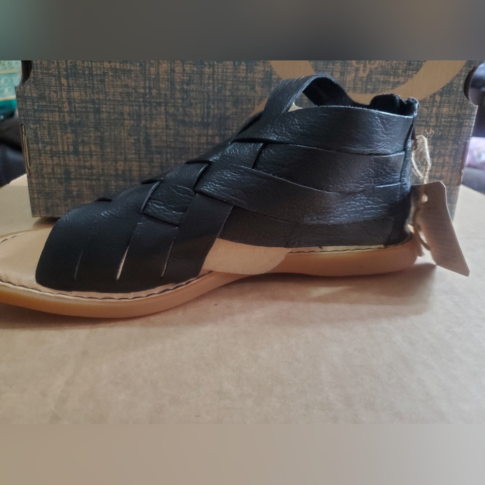 Born Iwa Woven - Womens 7 Black Sandal Medium - Picture 8 of 16
